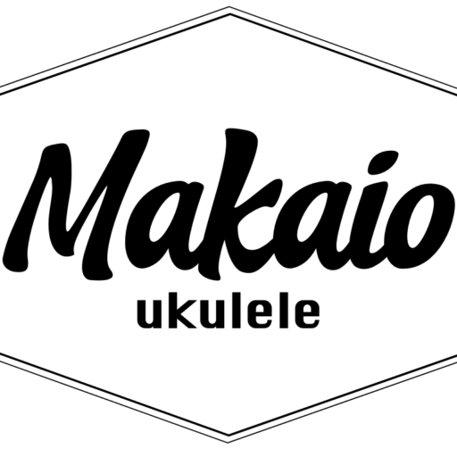 Makawao UK-10 ukulélé naturel aspect bois avec couvercle